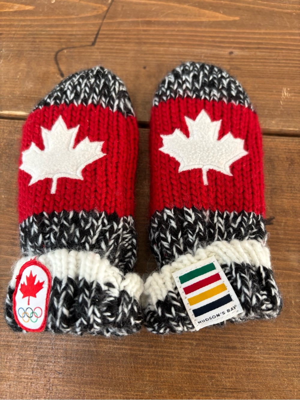 Infant HBC Hudson's Bay Red Maple Leaf Knit Mittens